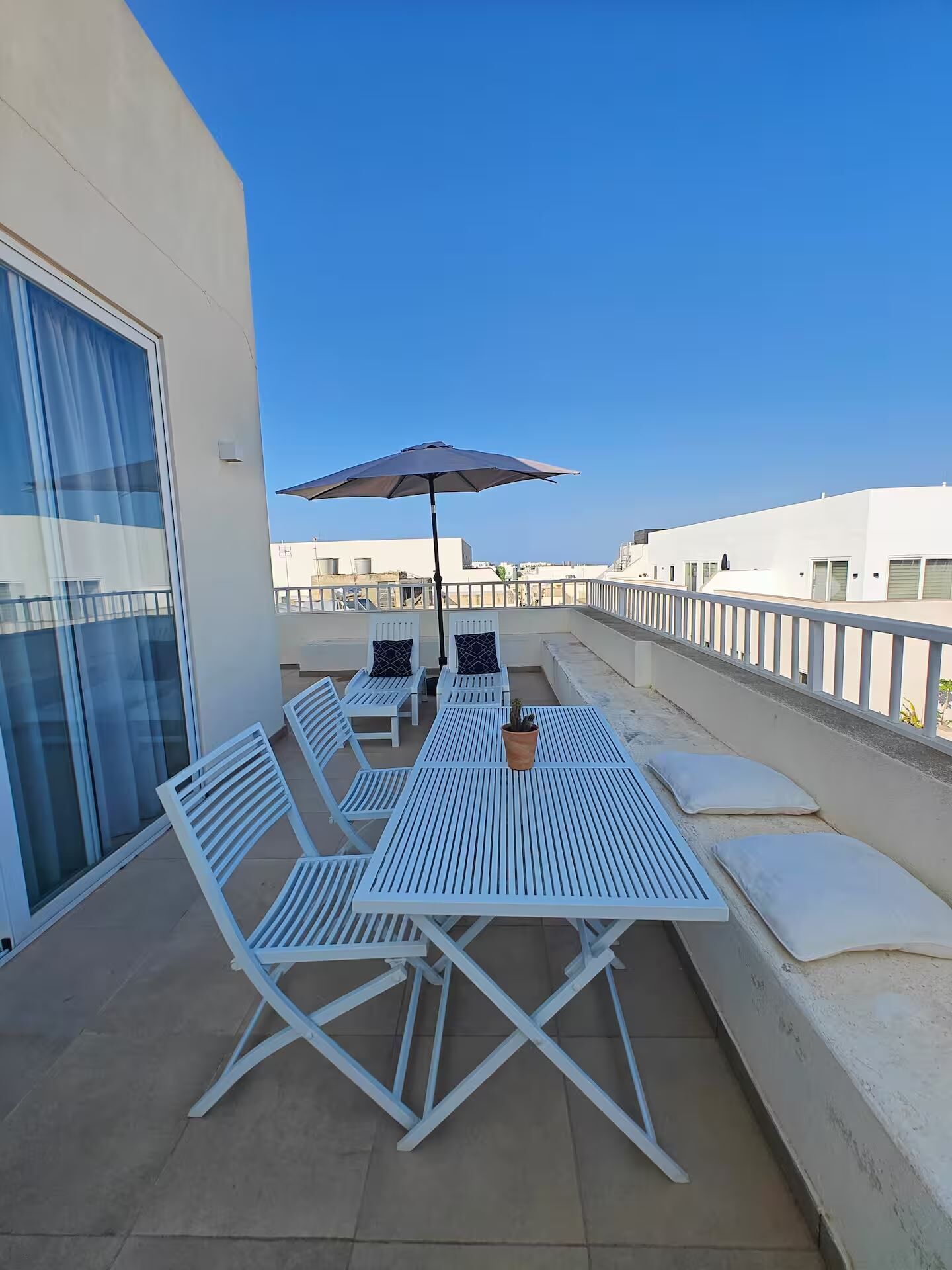 Penthouse, City View