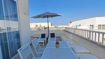 Penthouse, City View