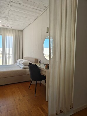 Rideaux occultants, fer et planche à repasser, Wi-Fi gratuit