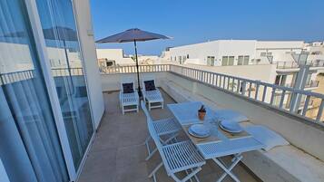 Penthouse, City View