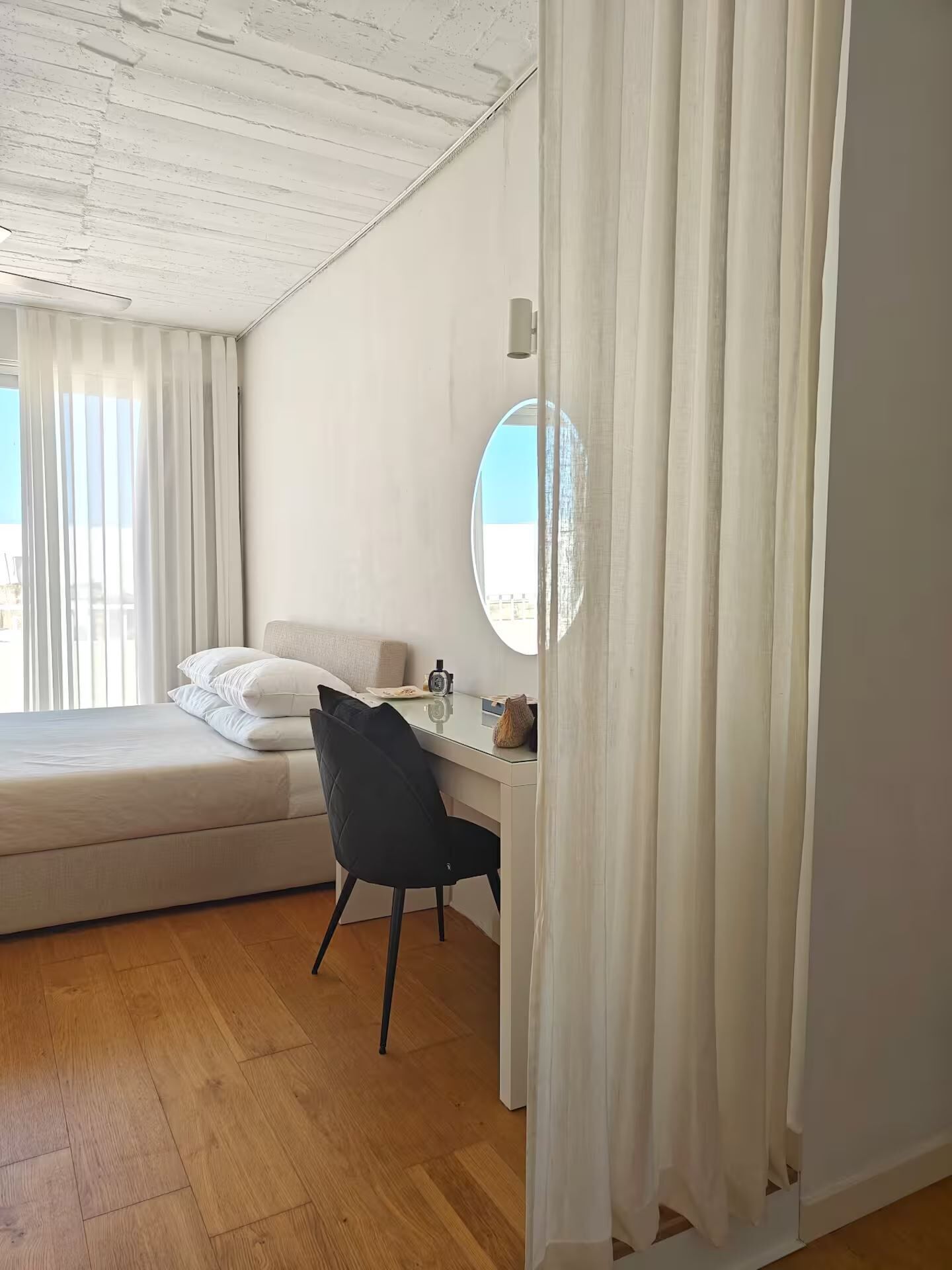 Penthouse, City View