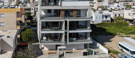 LÀgenhet - 1 sovrum - balkong - utsikt mot staden | Exteriör