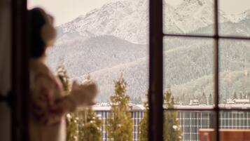 Deluxe-Apartment, 2 Schlafzimmer, Bergblick | Terrasse/Patio