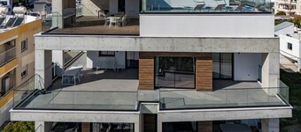 203 Piliou - City Views & Rooftop Pool Access