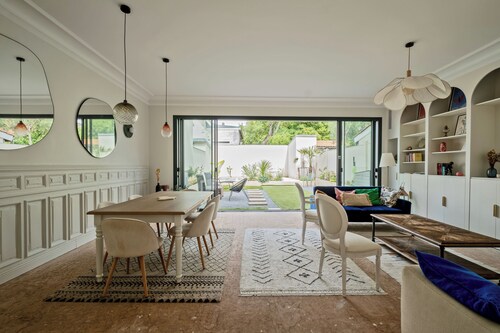 House with swimming pool Primerose