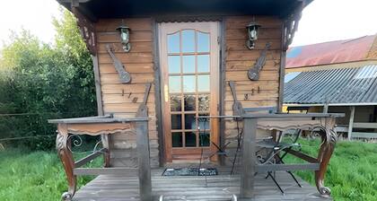 Charming Traditional Caravan with Private Garden in a Horse Boarding Farm