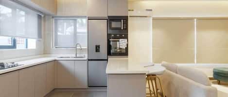 Fridge, microwave, oven, stovetop