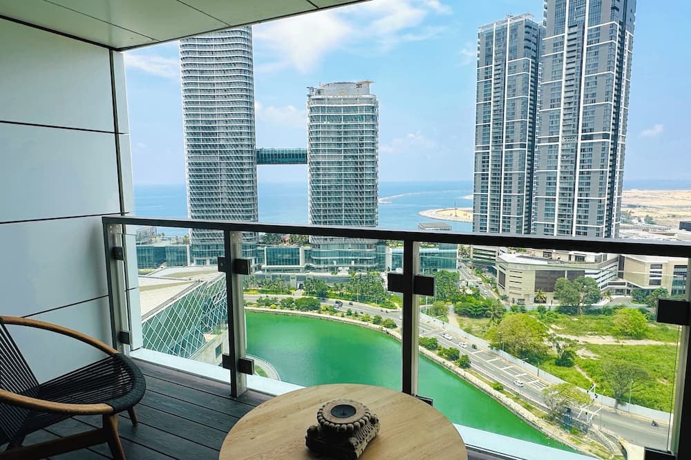 Azure Casa at Cinnamon Life Residence