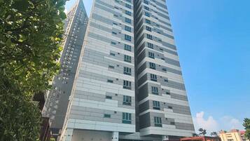 Outdoor pool, free cabanas, pool umbrellas