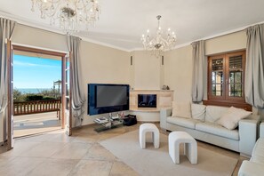 TV, fireplace - VILLA PALATINE (Toscana)