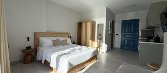 アンペリティス スタジオ