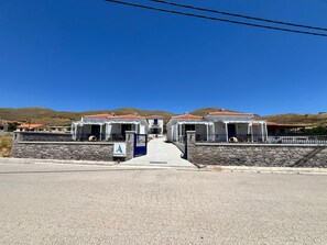 Front of property - Ampelitis Studios (Agios Ioannis)