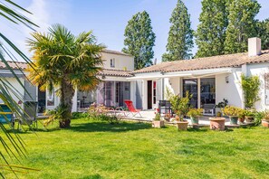 Exterior - Bed and Breakfast 'Chambre Indépendante Proche Mer' with Wi-Fi (Saint-Pierre-d'Oléron)