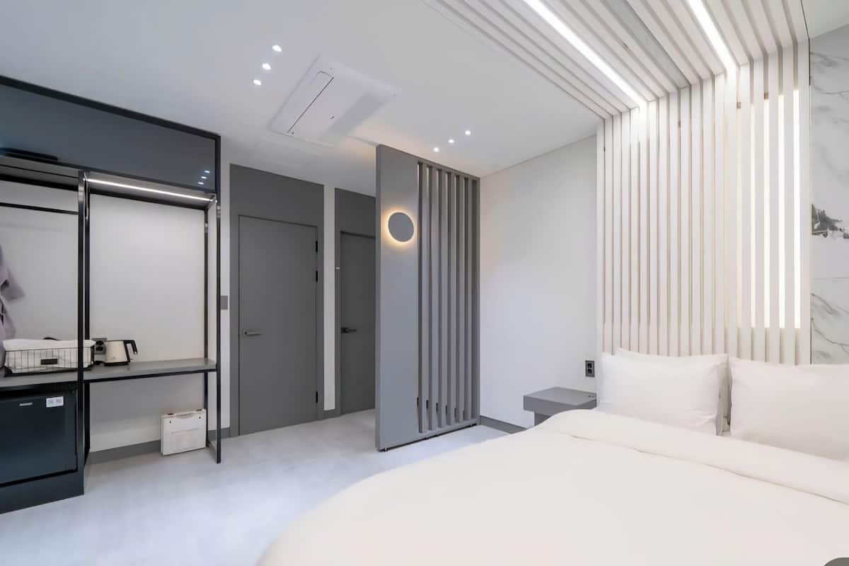 Deluxe Double Room, City View