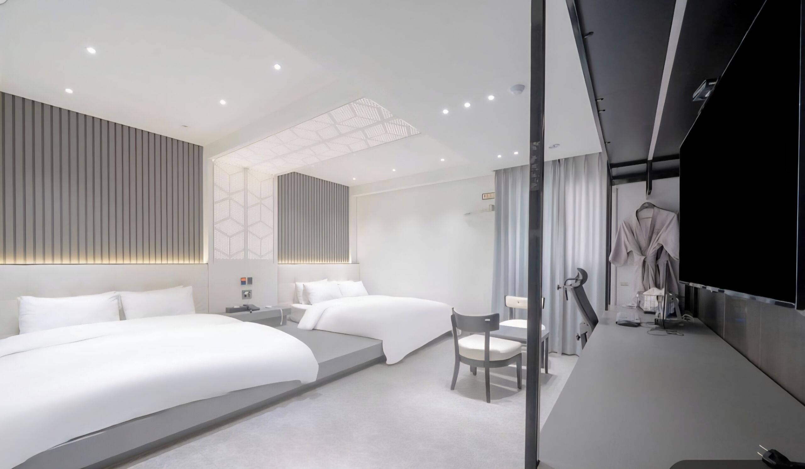 Royal Twin Room, City View