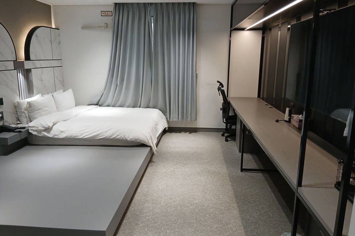 Standard Double Room, City View