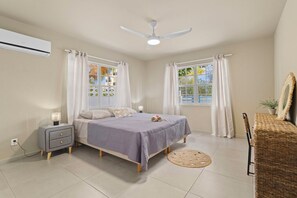2 bedrooms, iron/ironing board, travel cot, WiFi - Stylish 2-bedroom vacation home in Belnem, Bonaire—near beaches, dive spots & restaurants. (Belnem)