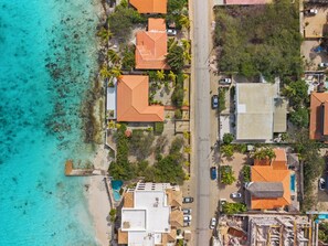 Exterior - Stylish 2-bedroom vacation home in Belnem, Bonaire—near beaches, dive spots & restaurants. (Belnem)