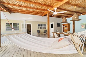 Interior - Stylish 2-bedroom vacation home in Belnem, Bonaire—near beaches, dive spots & restaurants. (Belnem)