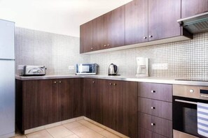 Four, plaque de cuisson, grille-pain