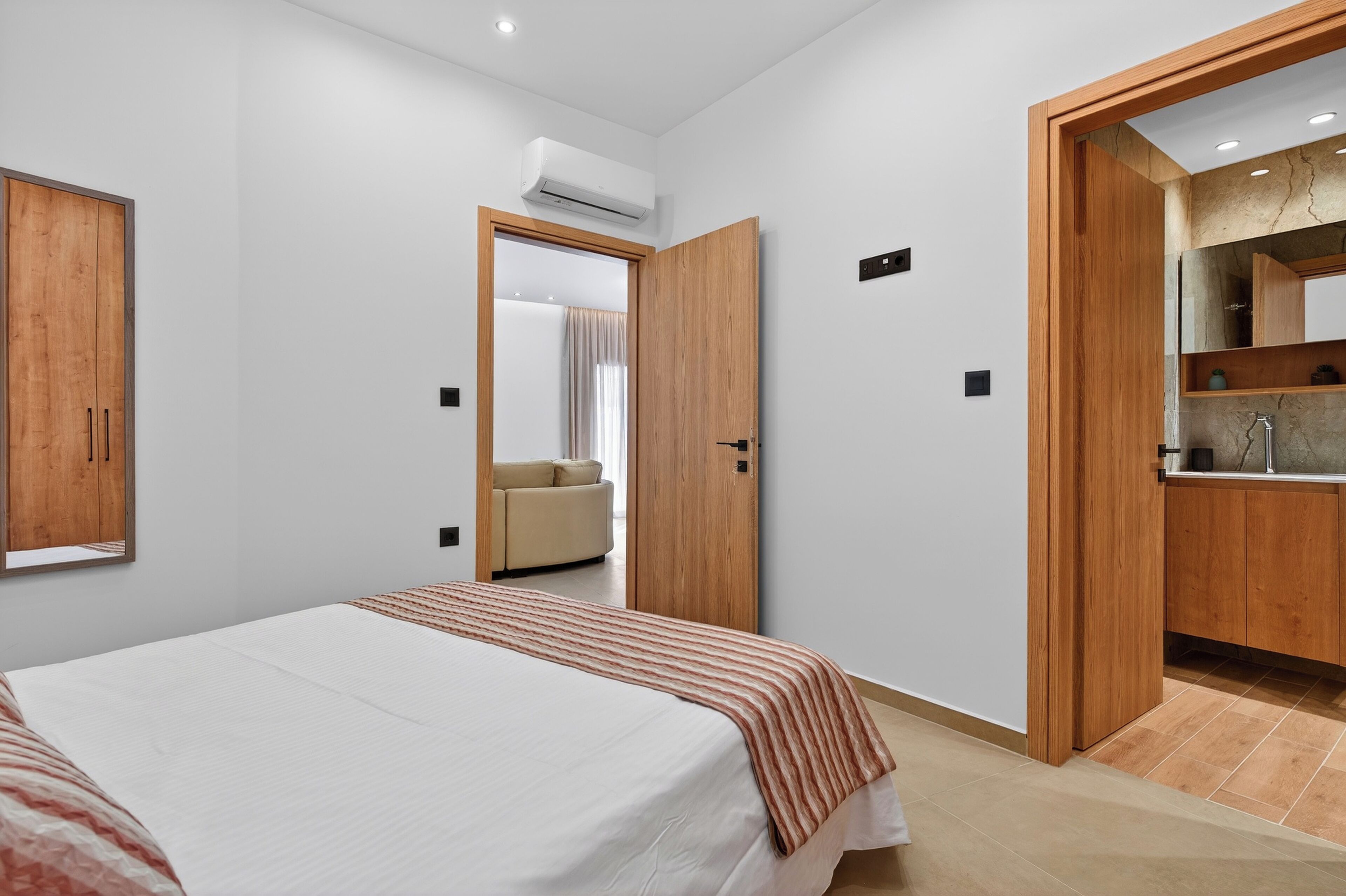 2 bedrooms, iron/ironing board, travel cot, free WiFi