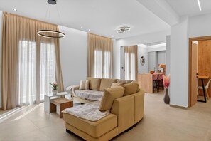 Smart TV, books - MariTeo 2BR Apartment by the sea in charming Rethymno (Rethymno)