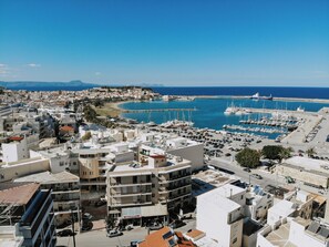Marina - MariTeo 2BR Apartment by the sea in charming Rethymno (Rethymno)