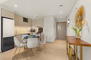 Dining - FIRST CLASS | 2BR | Luxe Stay Near Dubai Creek Hub (Dubai Creek Harbour)
