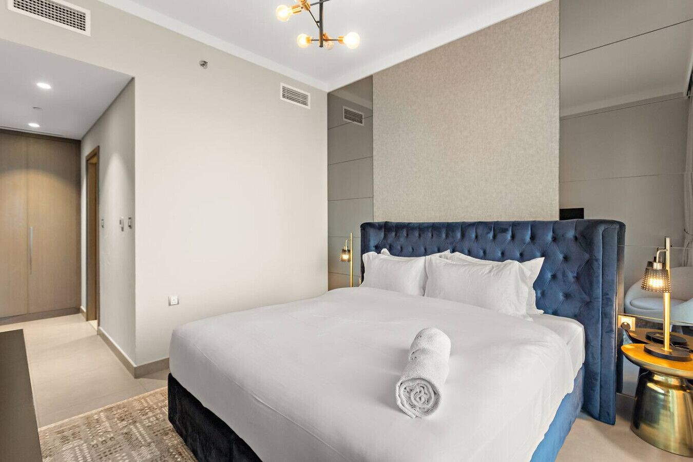 Iron/ironing board, WiFi, bed sheets