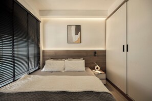 Egyptian cotton sheets, premium bedding, down duvets, memory-foam beds - Bonsai Hotel Bangkok (Bangkok)