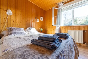 4 dormitorios, tabla de planchar con plancha, wifi y ropa de cama