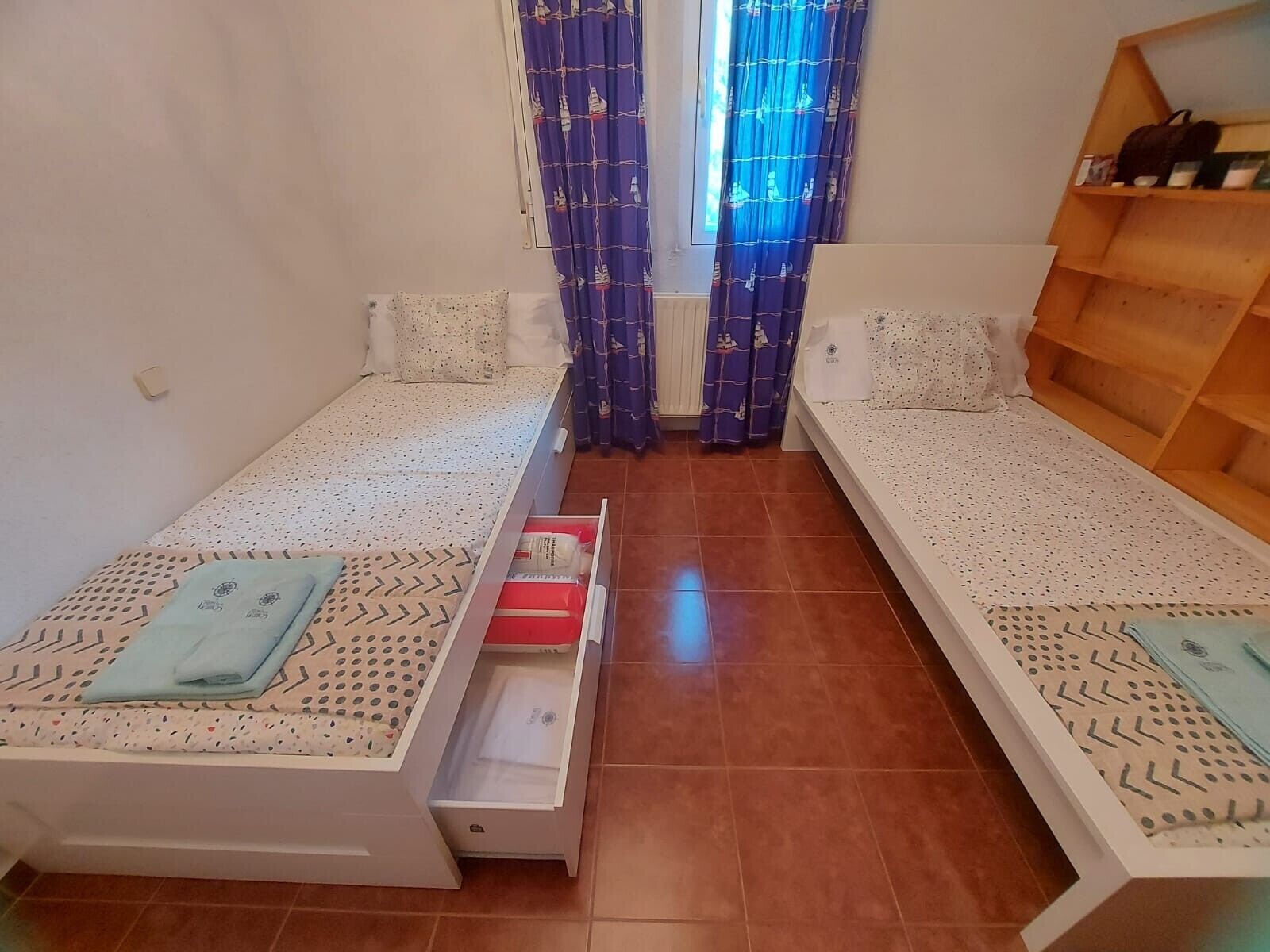 4 chambres, fer et planche à repasser, Wi-Fi, draps fournis