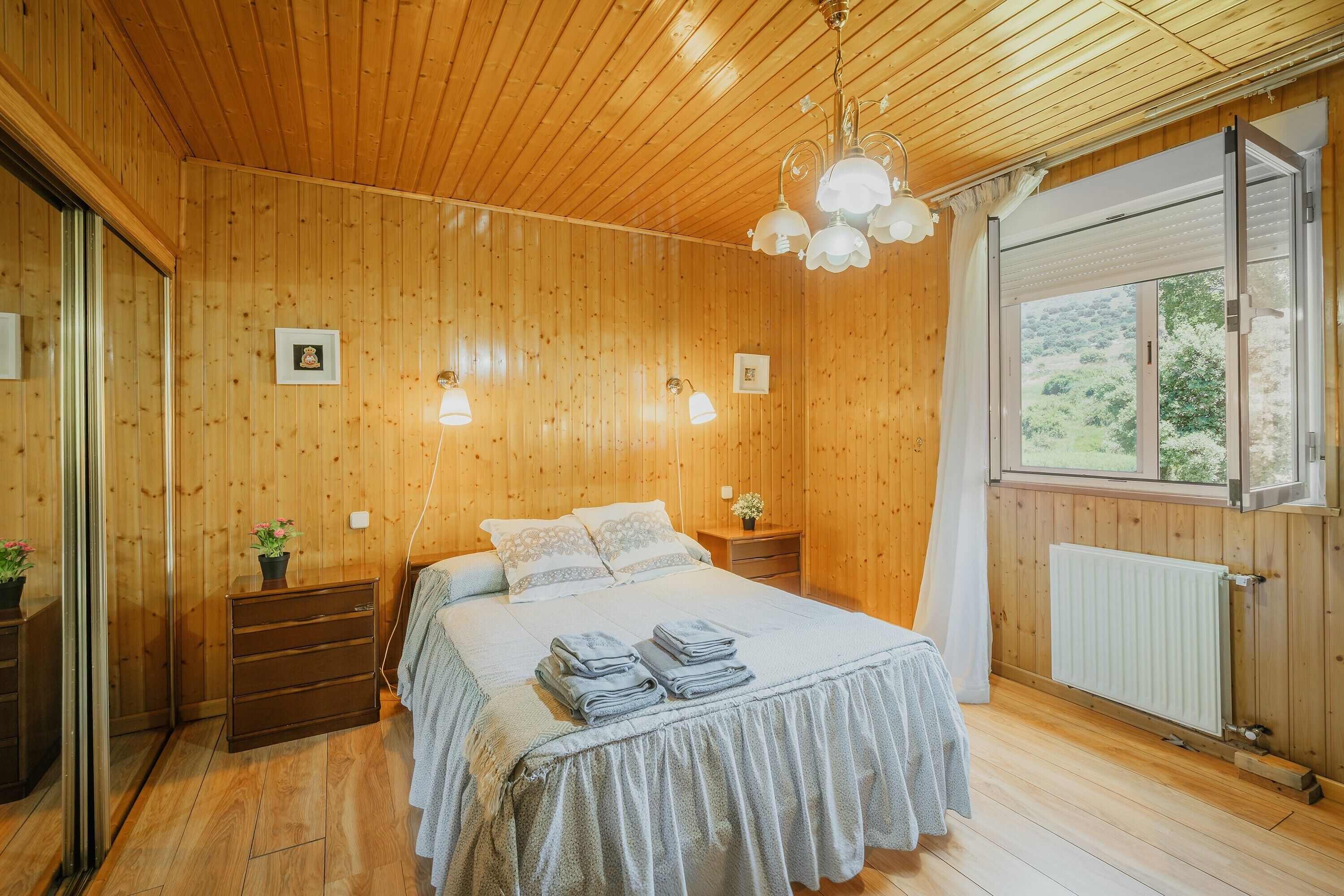 4 Schlafzimmer, Bügeleisen/Bügelbrett, WLAN, Bettwäsche