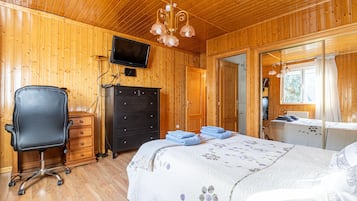 4 makuuhuonetta, silitysrauta/-lauta, Wi-Fi, vuodevaatteet