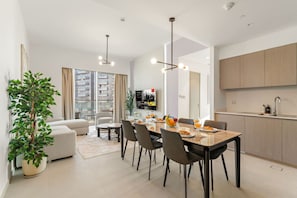 Dining - FIRST CLASS | 2BR | Steps to Dubai Opera & Mall (Downtown)