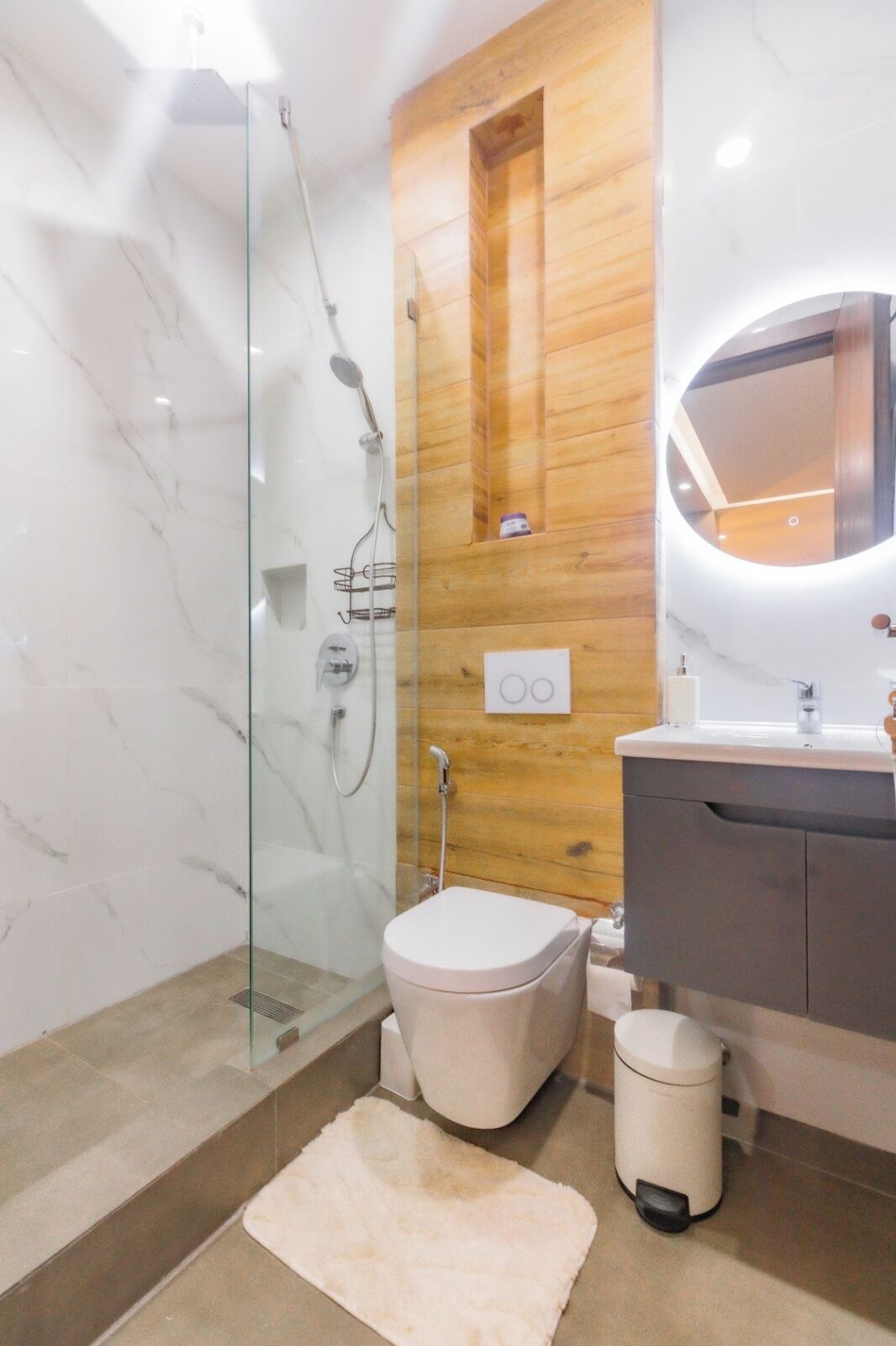 Deluxe Apartment, Balcony, City View | Bathroom