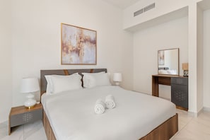 Room - FIRST CLASS | 1BR | Canal & Burj Khalifa View (Business Bay)