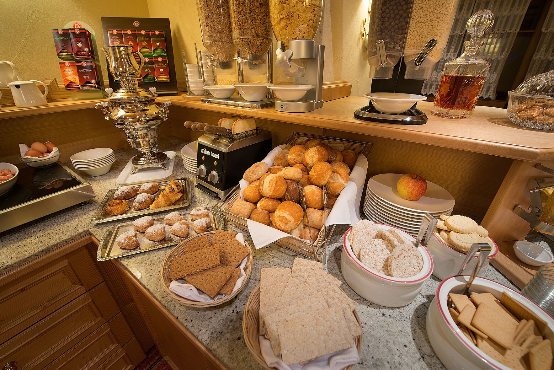 Free daily buffet breakfast 