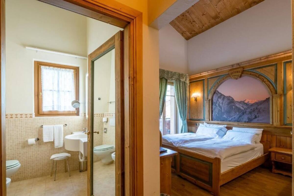 Standard Double or Twin Room, Balcony, Mountain View | Bathroom | Slippers