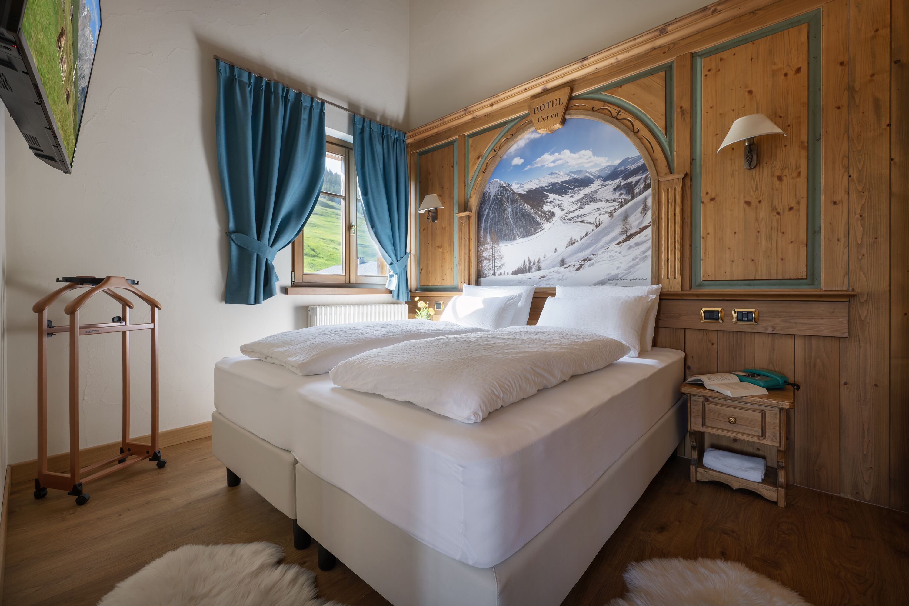 Suite, Balcony, Mountain View