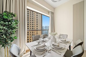 Dining - FIRST CLASS | 2BR | Stylish | Steps from JBR Beach (JBR)