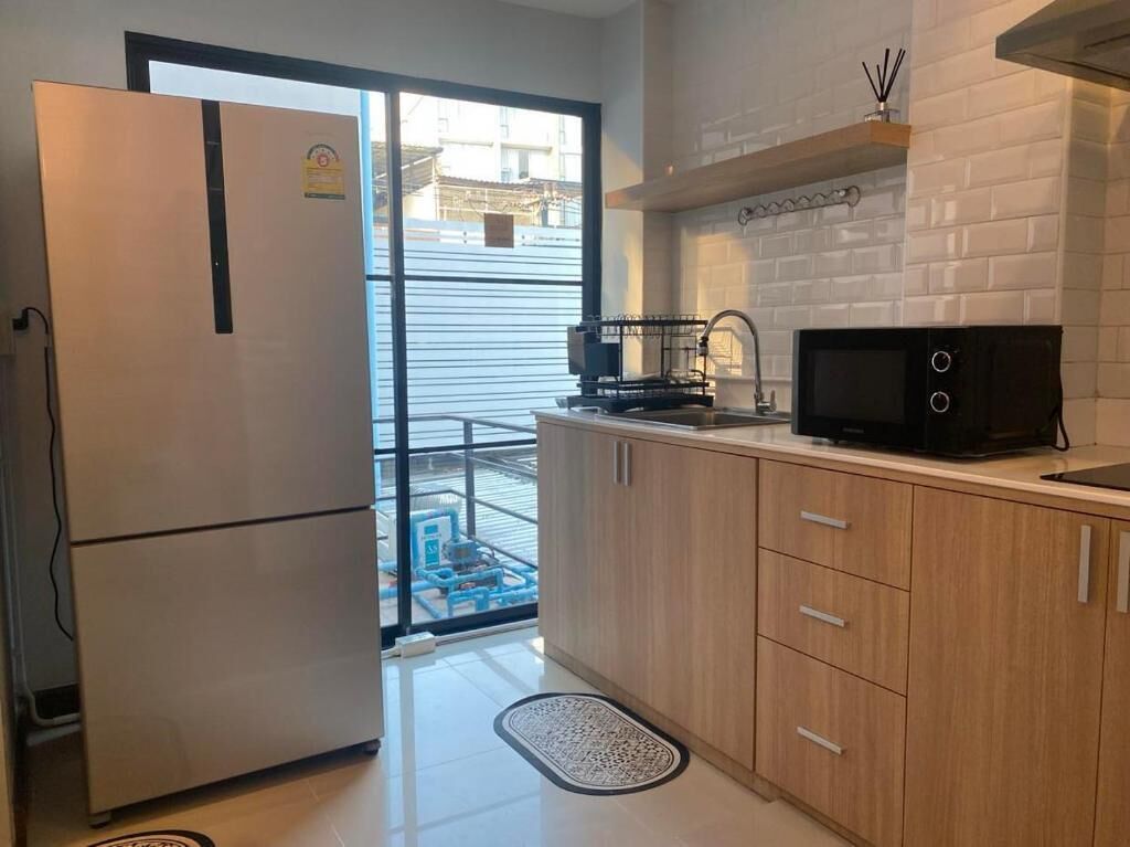 Habitación Deluxe doble | Cocina privada | Frigorífico pequeño, microondas y utensilios de cocina