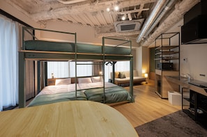 Edredons de pluma, cortinas blackout, Wi-Fi de cortesia, roupa de cama