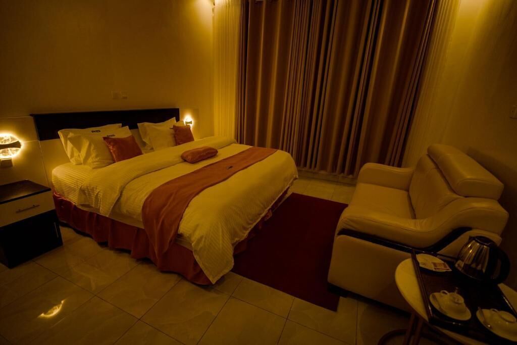 디럭스 아파트, 발코니, 정원 전망