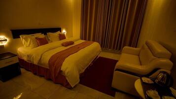 ๋๋ญ์ค ์ํํธ, ๋ฐ์ฝ๋, ์ ์ ์ ๋ง