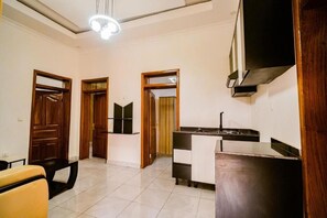 Departamento familiar, balcón, vista al jardín | Interior