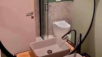 Kamar Double Deluks, 1 Tempat Tidur King dengan tempat tidur Sofa, patio