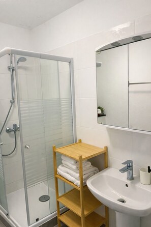 صورة غير مصنفة، 3 من 6، زرّ