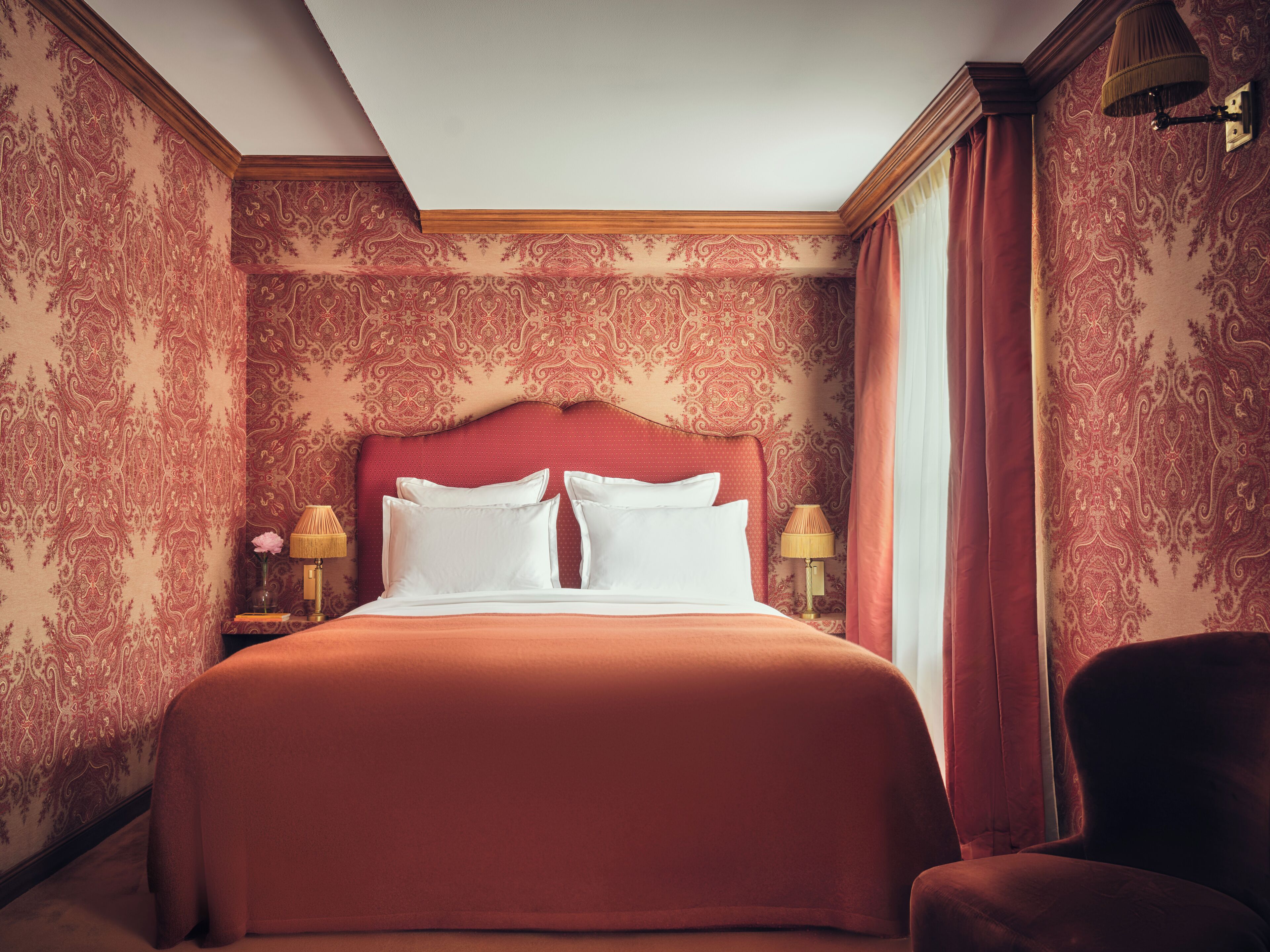 Dreibettzimmer | Hochwertige Bettwaren, Zimmersafe, Schreibtisch