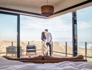 Unclassified image, 3 of 38, button